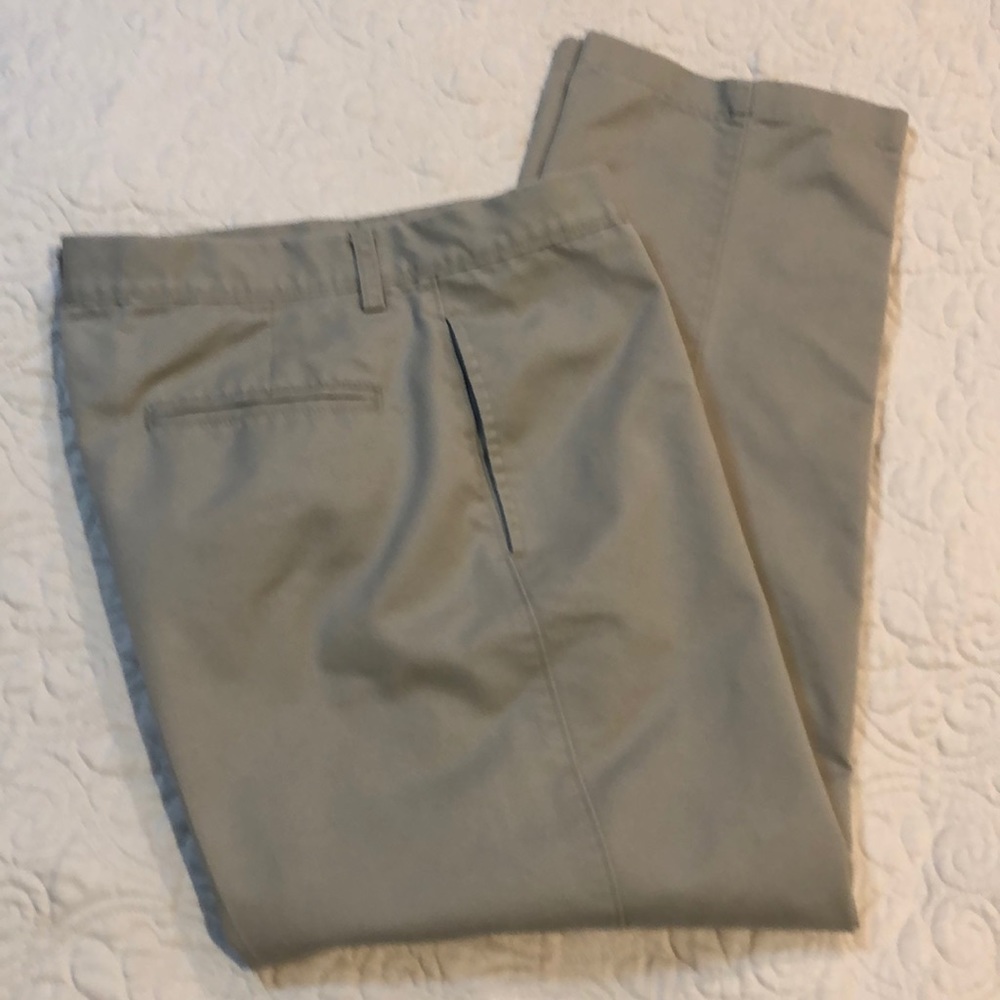 Haggar 34x30 cotton polyester blend khaki pants